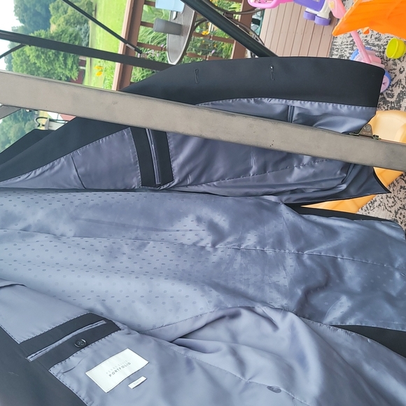 Perry Ellis Portfolio suit slim fit - Picture 4 of 4